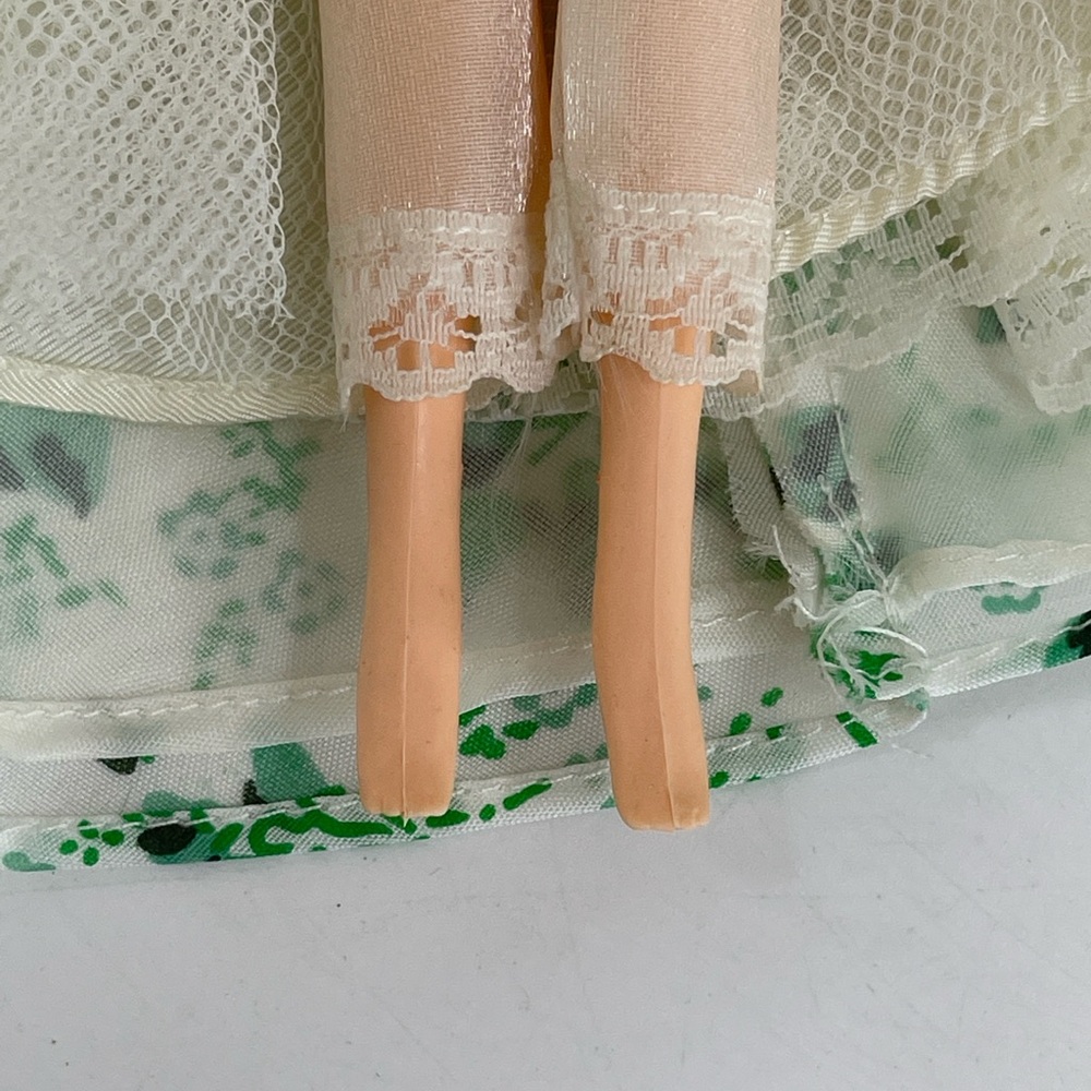 World Doll “Gone With the Wind” 12" Vinyl Doll Scarlett O'Hara w/ Tags NWOB - Picture 5 of 7